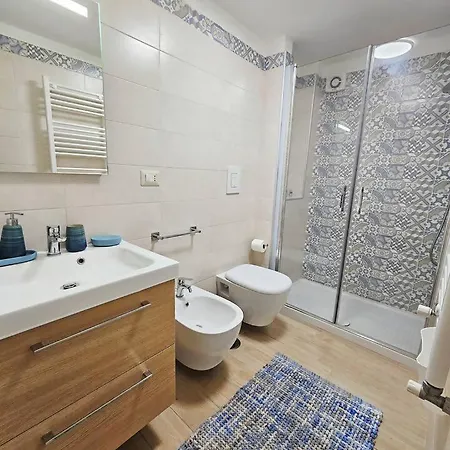 Daymoon House Vanvitelli * Naples