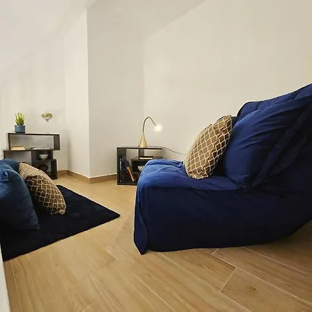 Apartment Daymoon House Vanvitelli. *