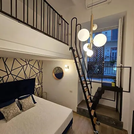 Daymoon House Vanvitelli. Naples