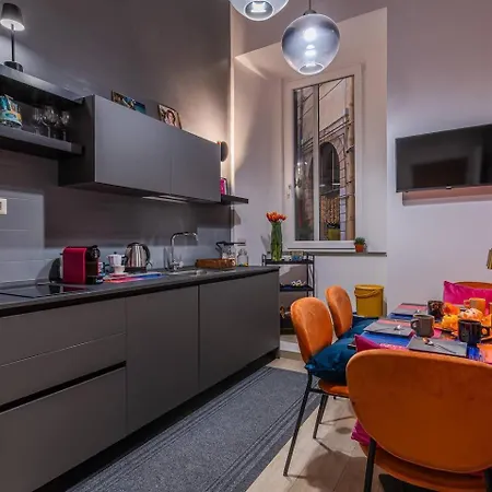 Daymoon House Vanvitelli. Apartment